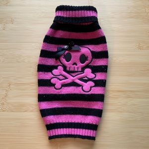 Small dog sweater with skull